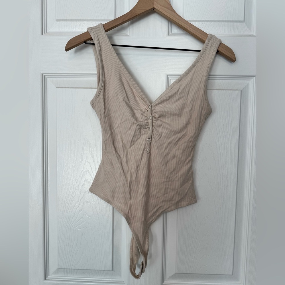Elodie Nordstrom tan‎ beige nude button sleeveless bodysuit